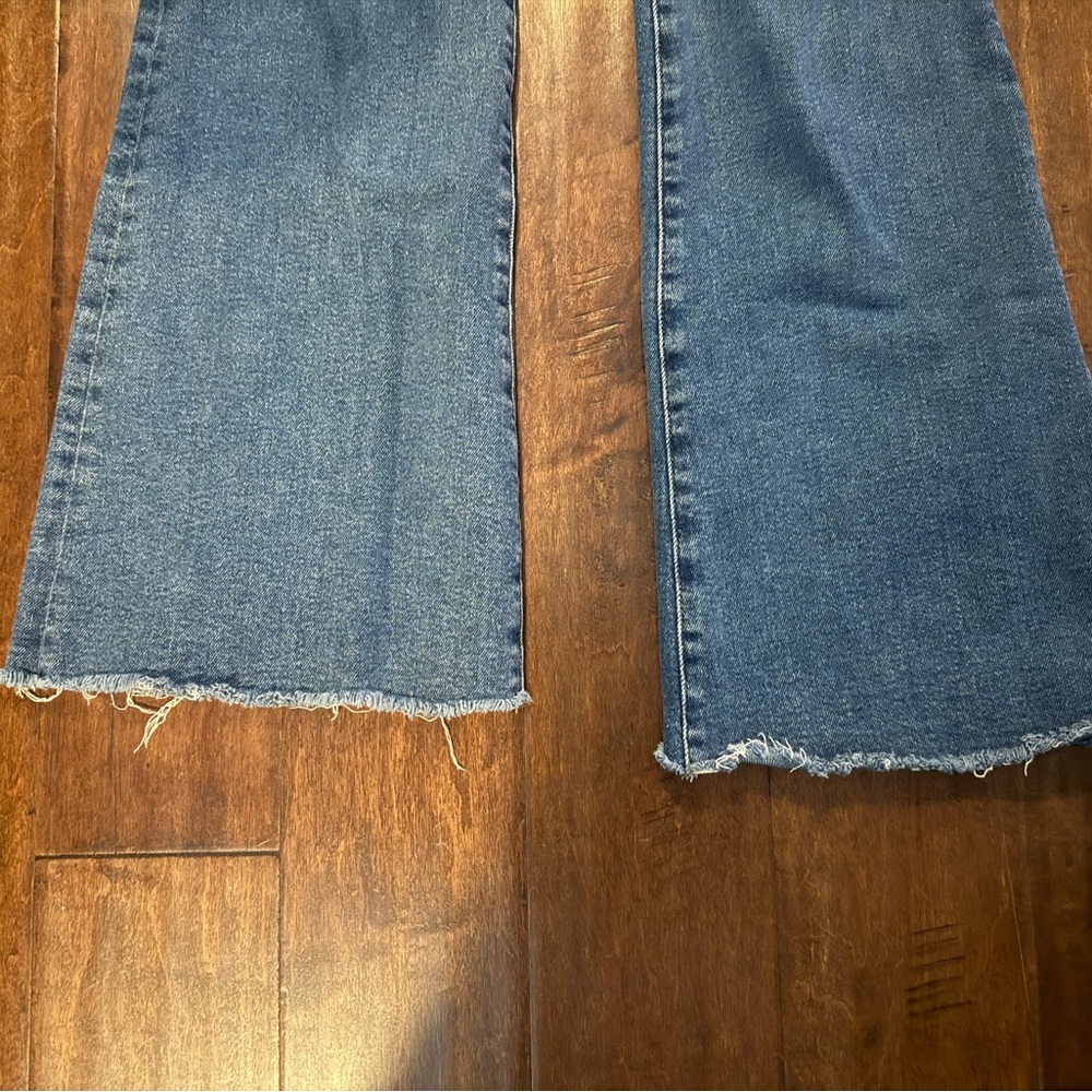 Good American Flare Jeans - Picture 2 of 7